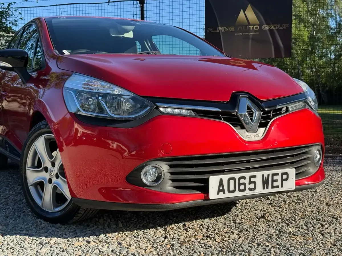 Used Renault Clio Dynamique 2015 Red Hatchback
