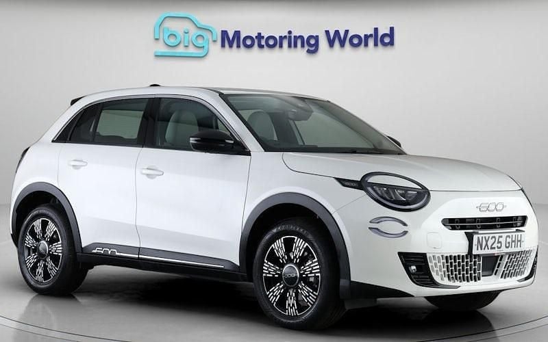 Used Fiat 600 S 101 HP (74 kW) 2025 White SUV