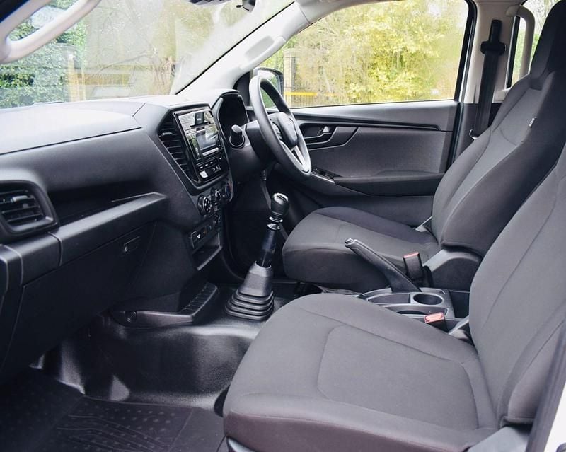 Used Isuzu D-Max 2021 White Pickup