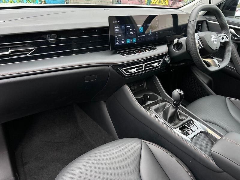 Used MG HS SE 169 HP (124 kW) 2025 White SUV