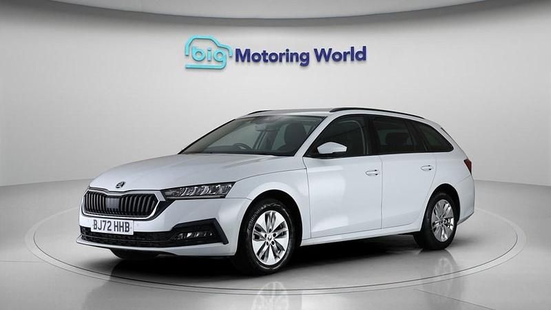 Used Skoda Octavia SE Technology 110 HP (80 kW) 2022 White Estate