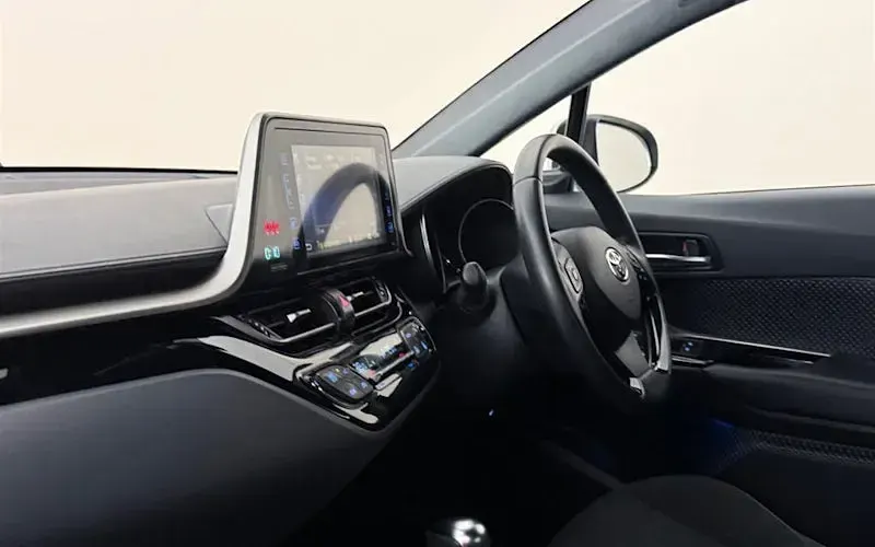 Used Toyota C-HR Design 122 HP (89 kW) 2019 Silver SUV