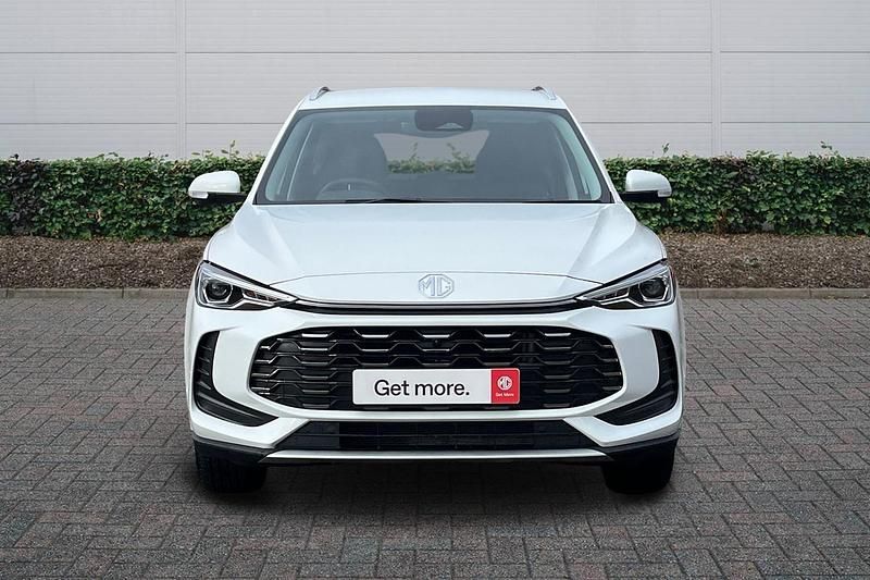 Used MG ZS Trophy 2025 Solid  arctic white Sedan