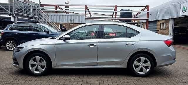 Begagnad Skoda Octavia SE 110 HK (80 kW) 2020 Silver Halvkombi