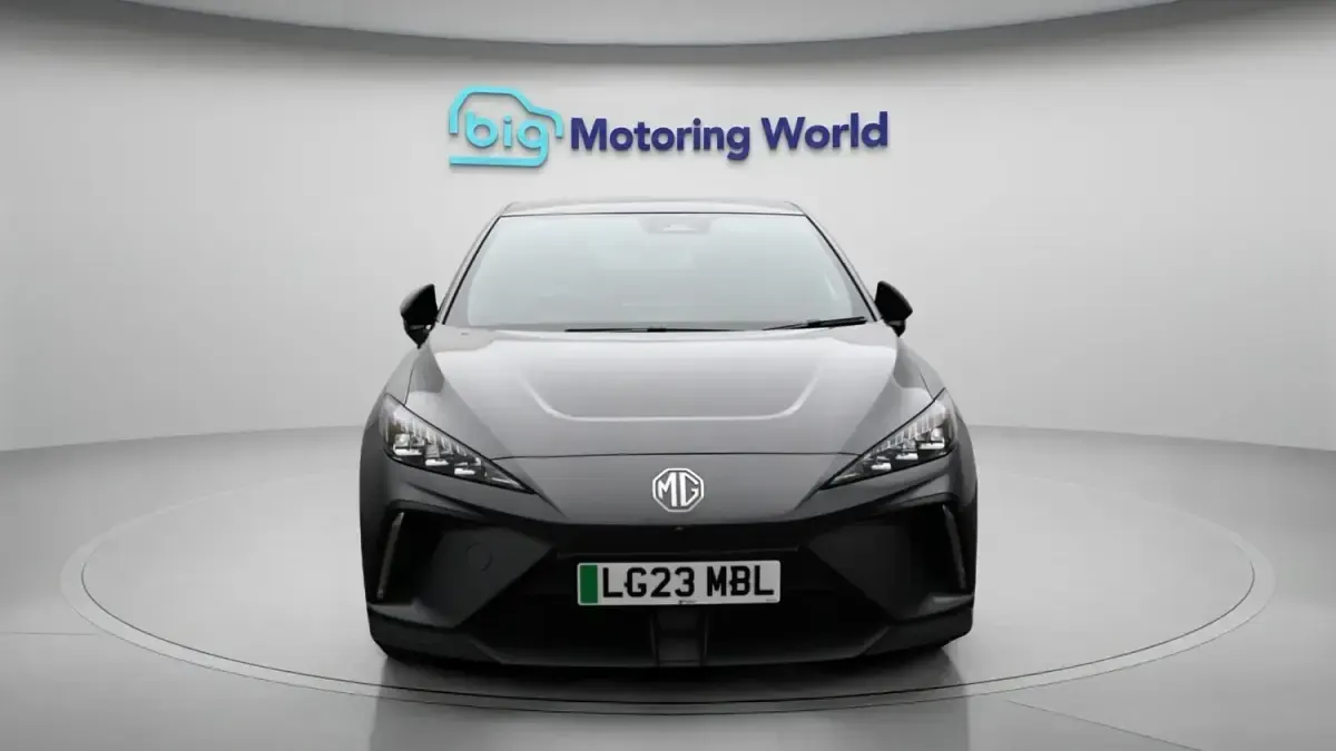 Usado MG MG4 EV Trophy 319 kW (435 HP) 2023 Cinzento Citadino