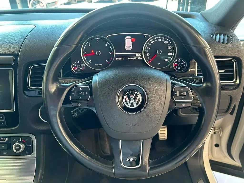 Used VW Touareg R-line 262 HP (192 kW) 2016 White SUV