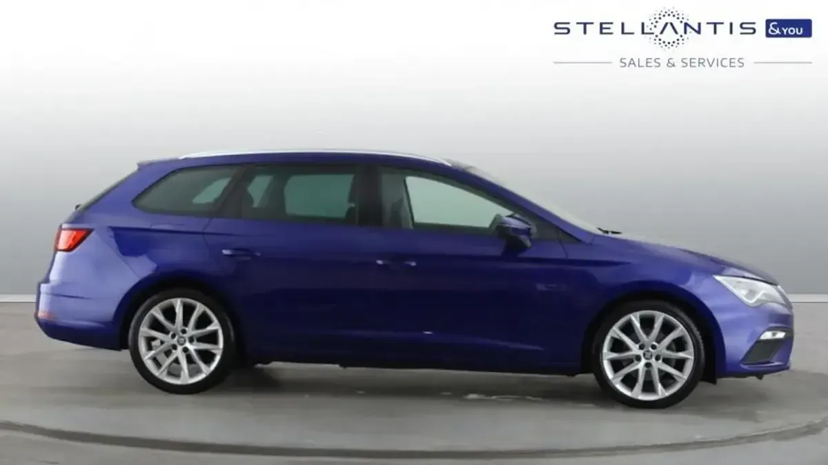 Used Seat Leon ST FR 148 HP (108 kW) 2017 Blue Estate