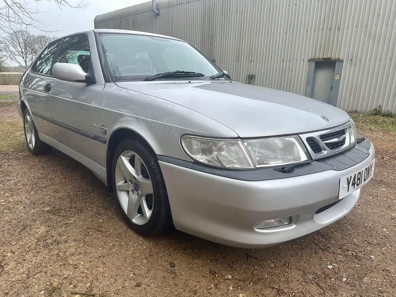 Begagnad Saab 9-3 Aero 2001 Silver Halvkombi