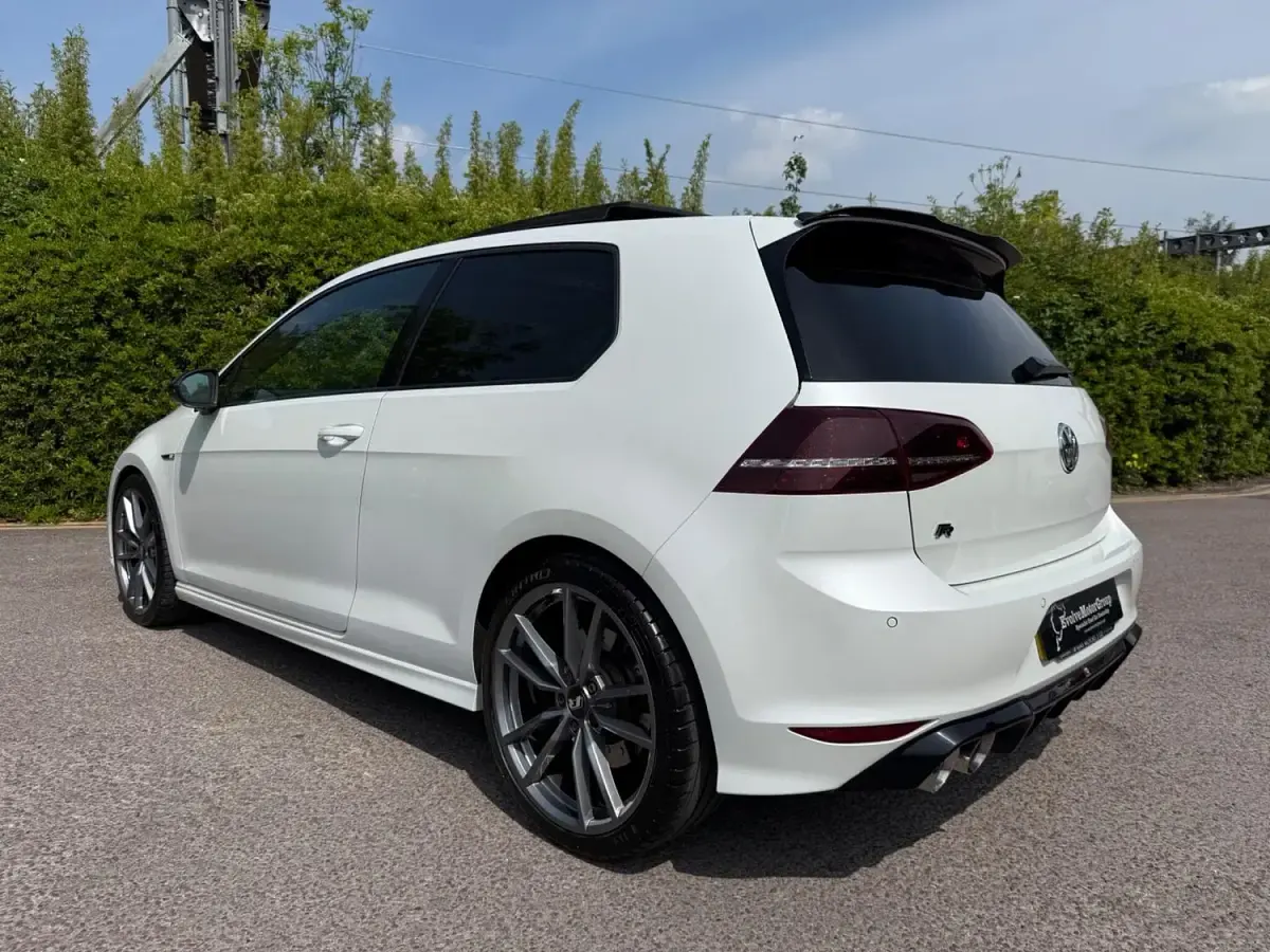 Used VW Golf VII R 2016 White Hatchback