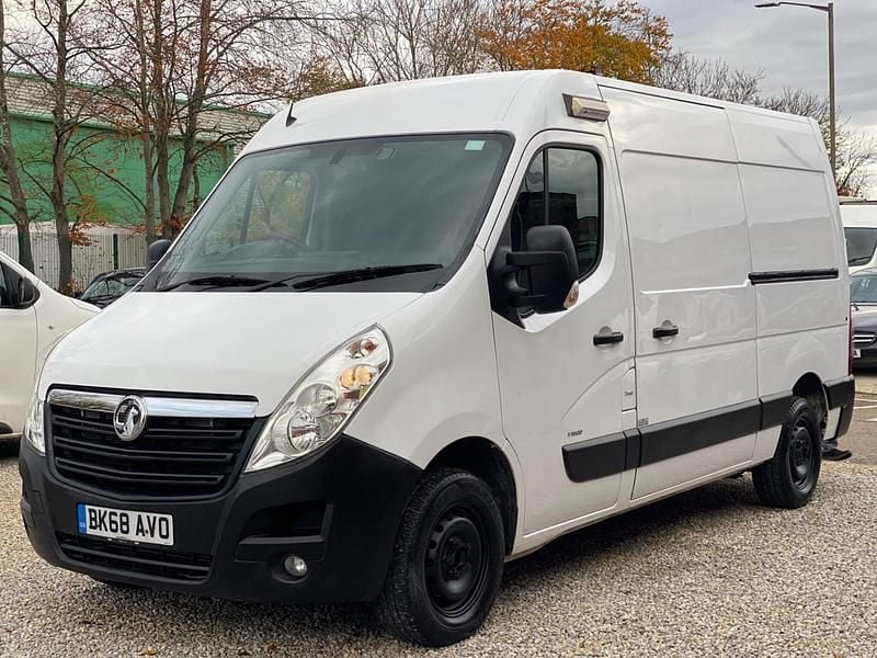 Used Vauxhall Movano 130 HP (95 kW) 2019 White MPV