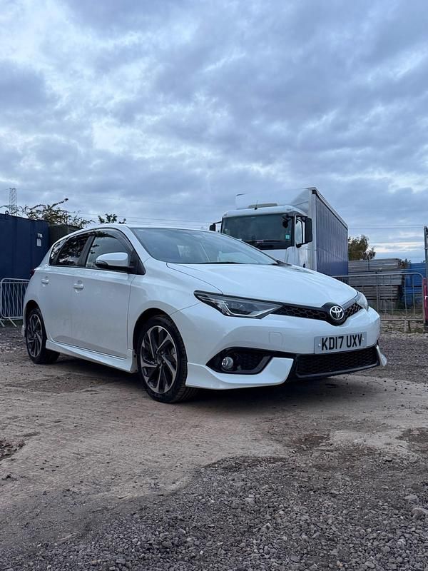 Used Toyota Auris 2025 White Hatchback