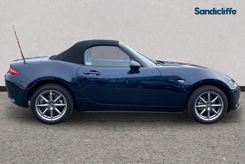 Begagnad Mazda MX5 Exclusive-Line 132 HK (97 kW) 2023 Blå Cab