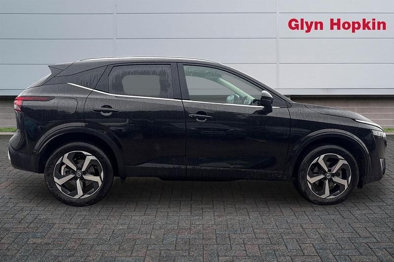 Used Nissan Qashqai N-Connecta 2022 Black SUV