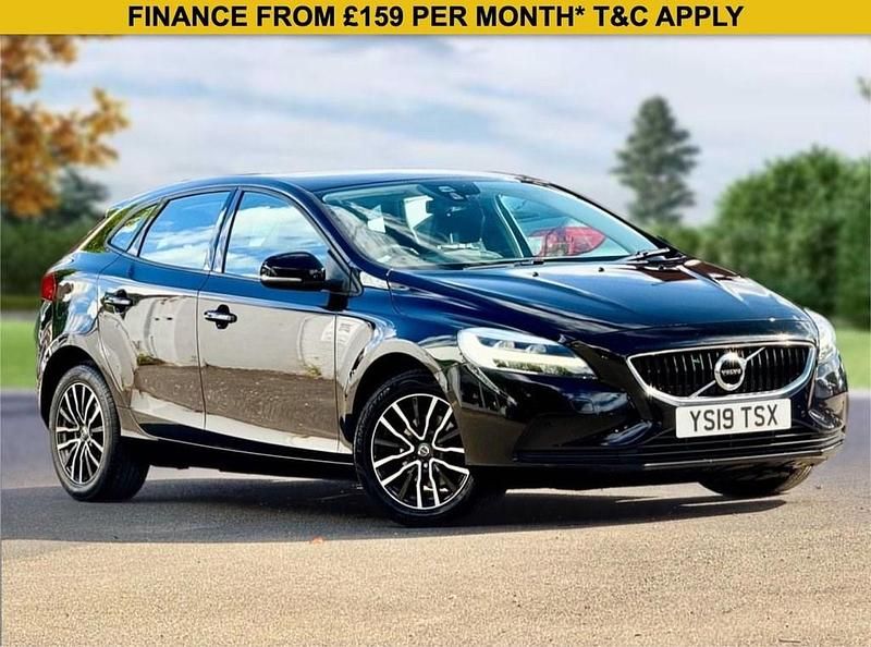 Black Used 2019 Volvo V40 Momentum Estate | £7,800 (Fair price) - Image 1/3