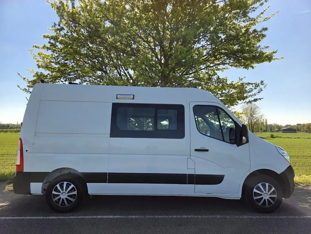 Used Vauxhall Movano 130 HP (95 kW) 2018 White MPV