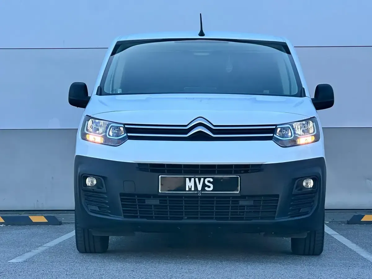 Used Citroën Berlingo 75 HP (55 kW) 2019 White MPV