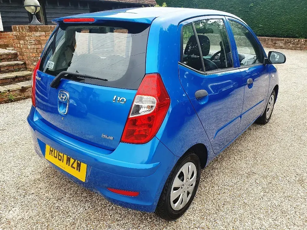 Used Hyundai i10 69 HP (50 kW) 2011 Blue Hatchback