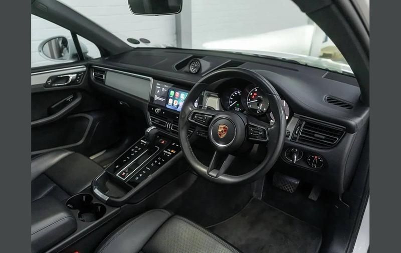 Used Porsche Macan S 374 HP (275 kW) 2022 White SUV