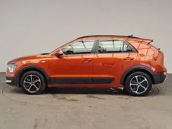 Used Kia Niro 139 HP (102 kW) 2023 Orange SUV