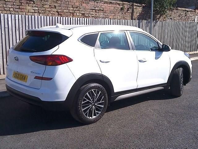 Used Hyundai Tucson Premium 132 HP (97 kW) 2021 White SUV