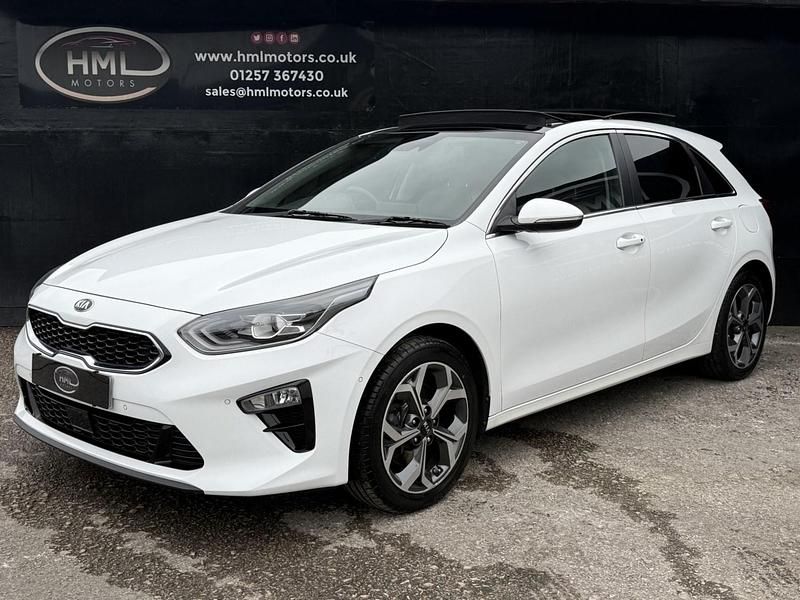 Used Kia Ceed First Edition 138 HP (101 kW) 2018 White Hatchback