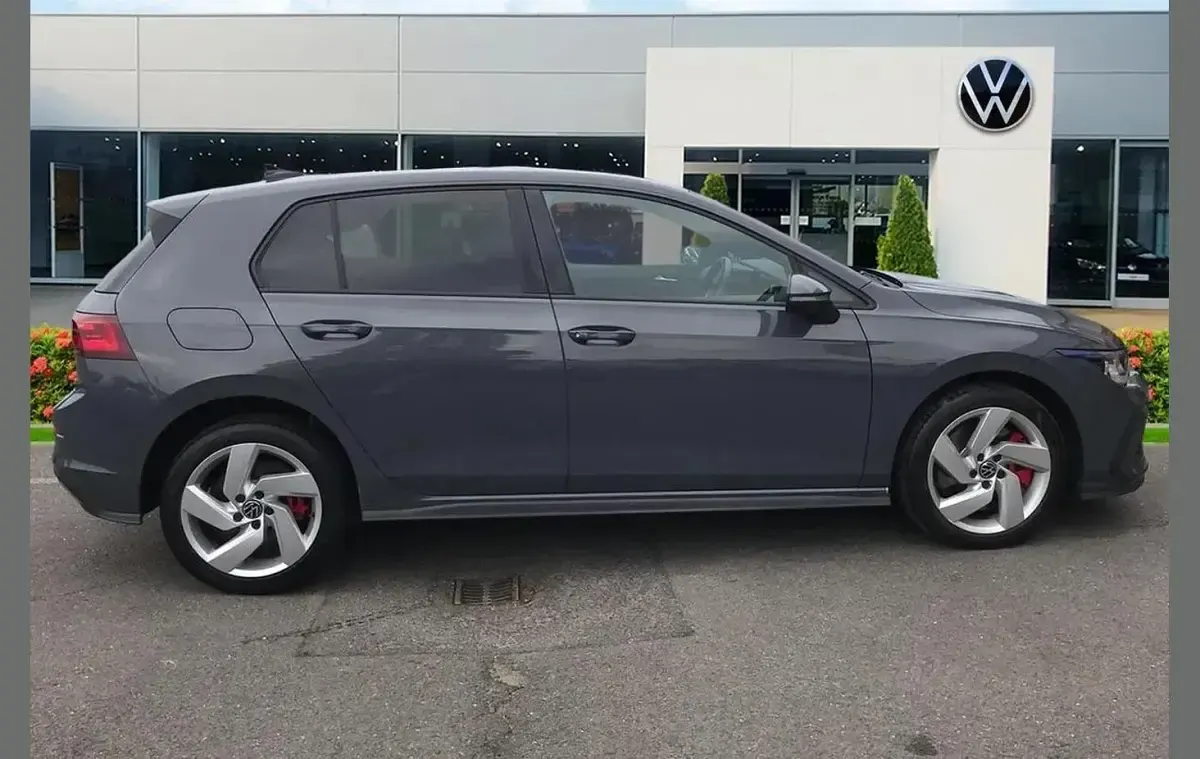 Used VW Golf VIII GTE 241 HP (177 kW) 2023 Grey Hatchback