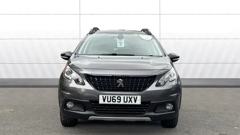 Usado Peugeot 2008 GT-line 110 HP (80 kW) 2019 Cinzento SUV