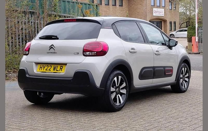 Used Citroën C3 PureTech 82 HP (60 kW) 2022 Beige Hatchback