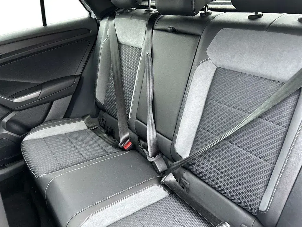 Used VW T-Roc R-line 150 HP (110 kW) 2022 Silver SUV