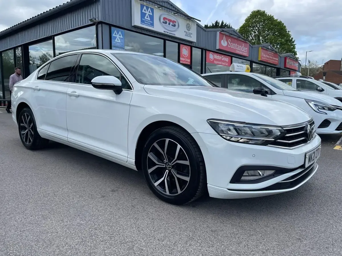 Usado VW Passat SEL 150 HP (110 kW) 2021 Branco Sedan