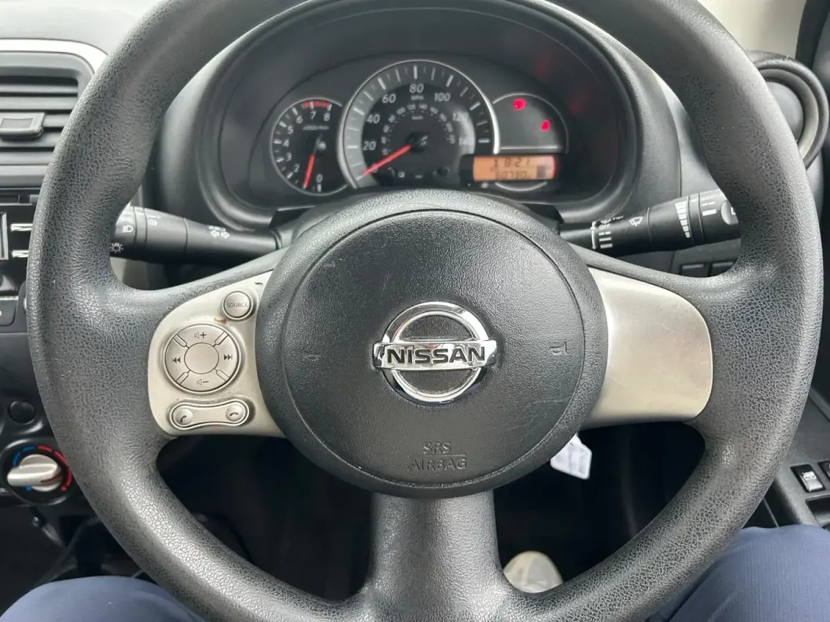Begagnad Nissan Micra Visia 2015 Silver Halvkombi