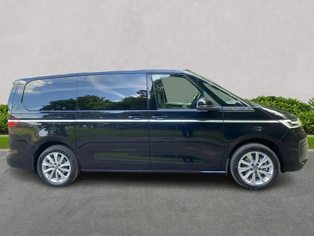 Used VW Multivan Style 204 HP (150 kW) 2025 Black MPV