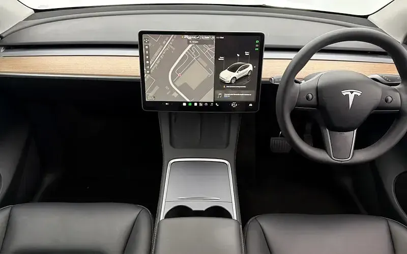 Used Tesla Model Y Standard Range 219 kW (299 HP) 2024 White SUV