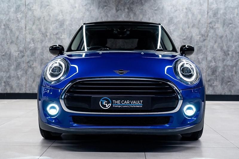 Używany Mini Cooper Classic 2019 Niebieski Hatchback