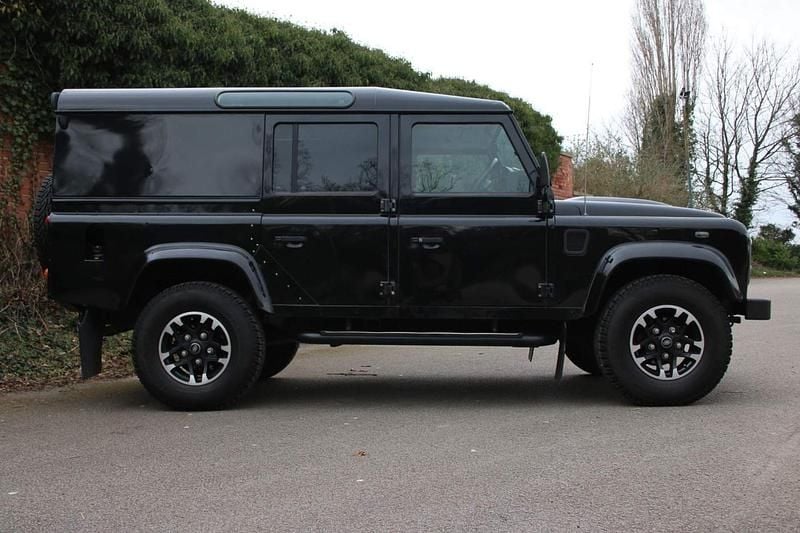 Black Used 2012 Land Rover Defender SUV | £30,000 (Expensive) - Image 1/4