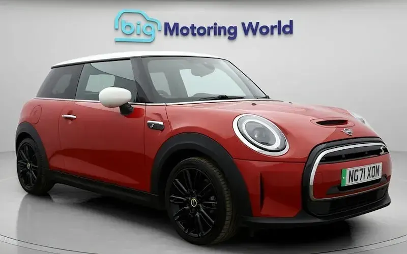 Used Mini Cooper Level 2 135 kW (184 HP) 2023 Hatchback