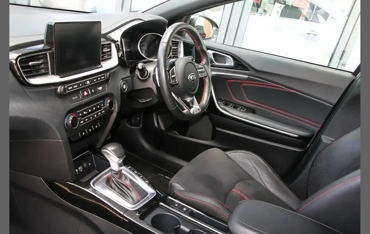 Used Kia ProCeed GT 204 HP (150 kW) 2019 White Estate