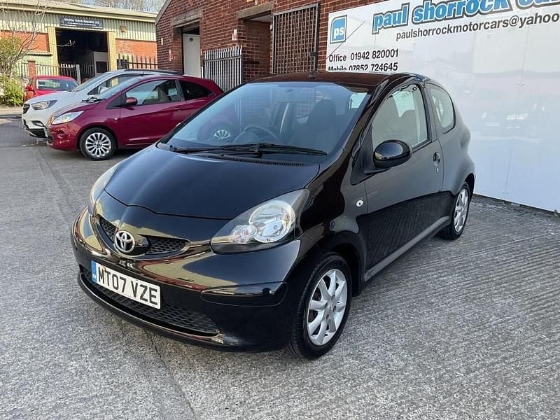 Begagnad Toyota Aygo 2007 Svart Halvkombi