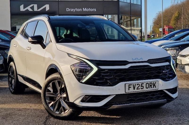 White Used 2025 Kia Sportage GT-Line S SUV | £30,200 (Good price) - Image 1/4