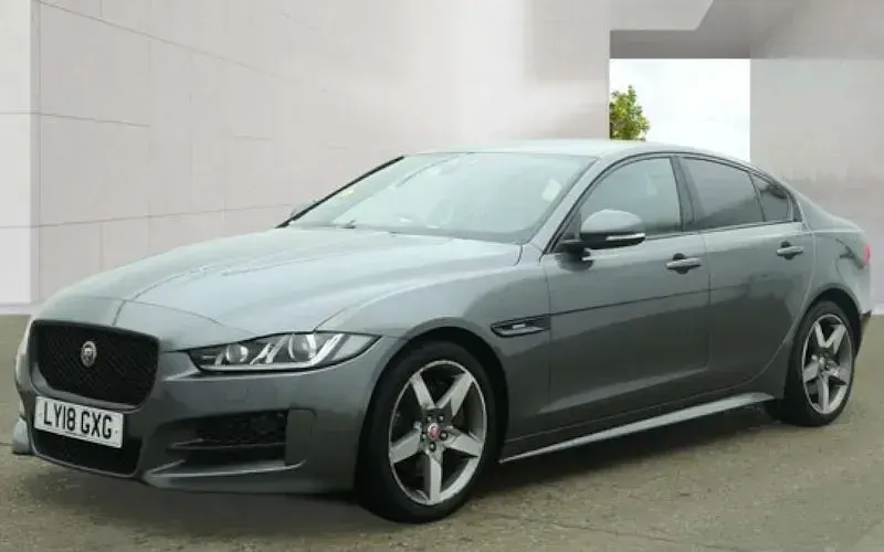 Used Jaguar XE Ingenium 200 HP (147 kW) 2019 Sedan