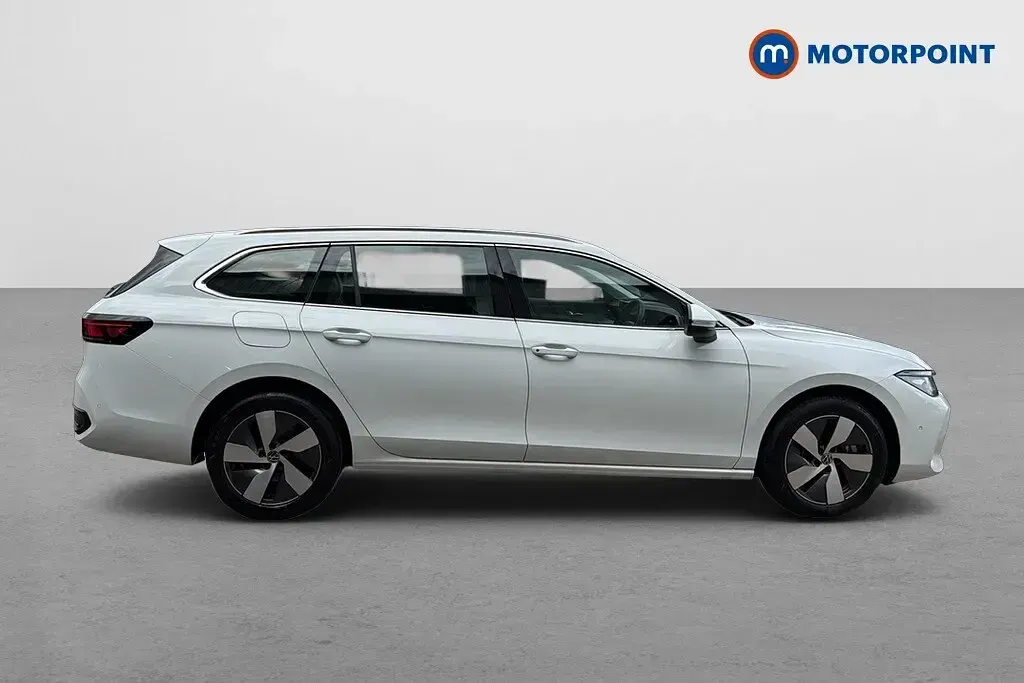Used VW Passat Life 204 HP (150 kW) 2025 White Estate