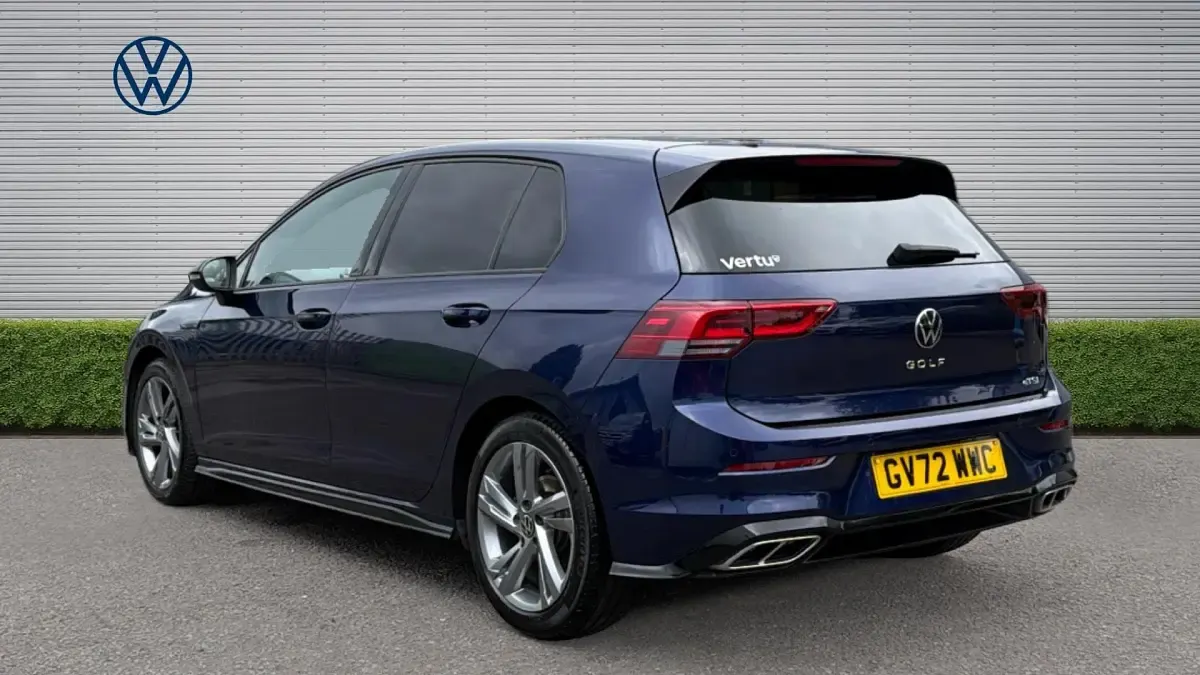 Used VW Golf VIII R-line 150 HP (110 kW) 2023 Blue Hatchback