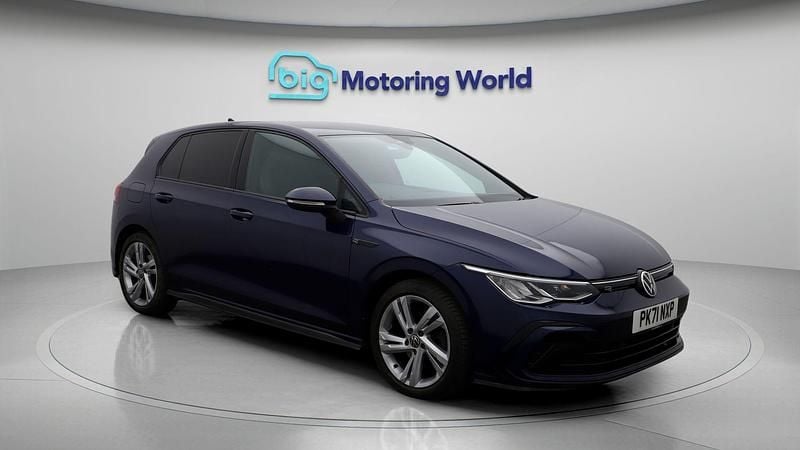 Used 2021 VW Golf VIII R-line | £19,200 (Good price) - Image 1/4
