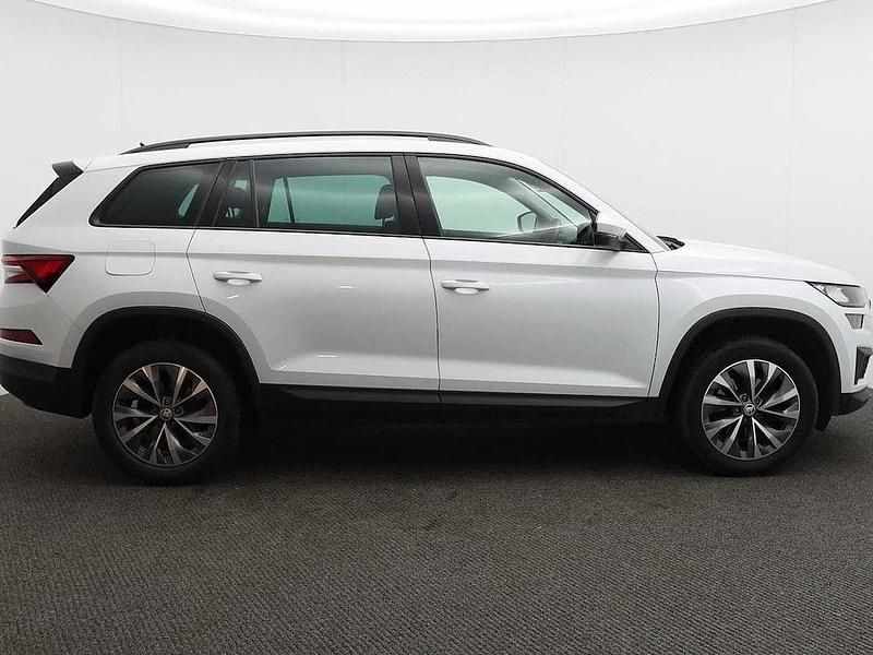 Used Skoda Kodiaq SE Drive 147 HP (108 kW) 2023 White SUV