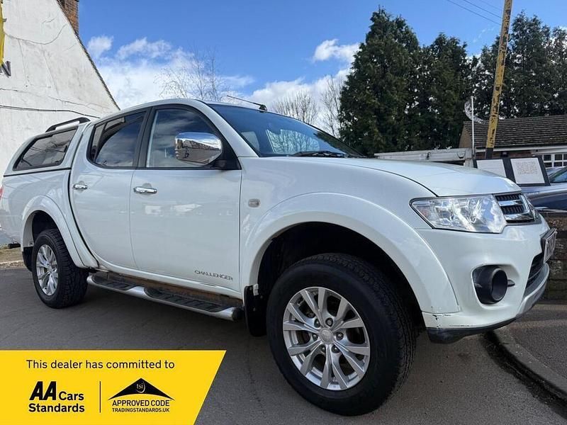 Used Mitsubishi L200 2015 White Pickup