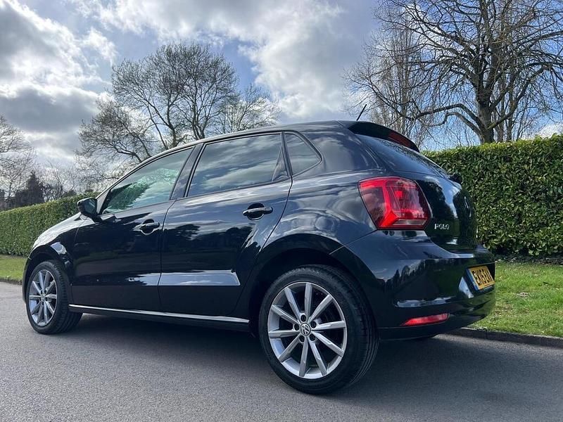 Used VW Polo Design 75 HP (55 kW) 2015 Black Hatchback