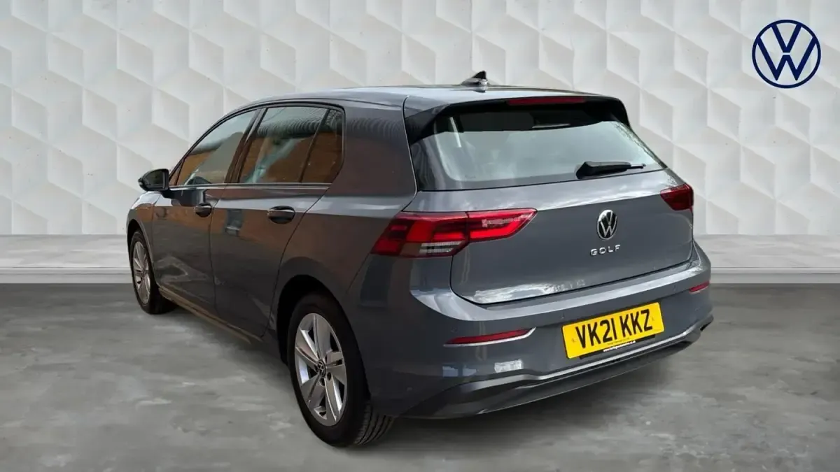 Usado VW Golf VII Life 150 HP (110 kW) 2021 Cinzento Citadino