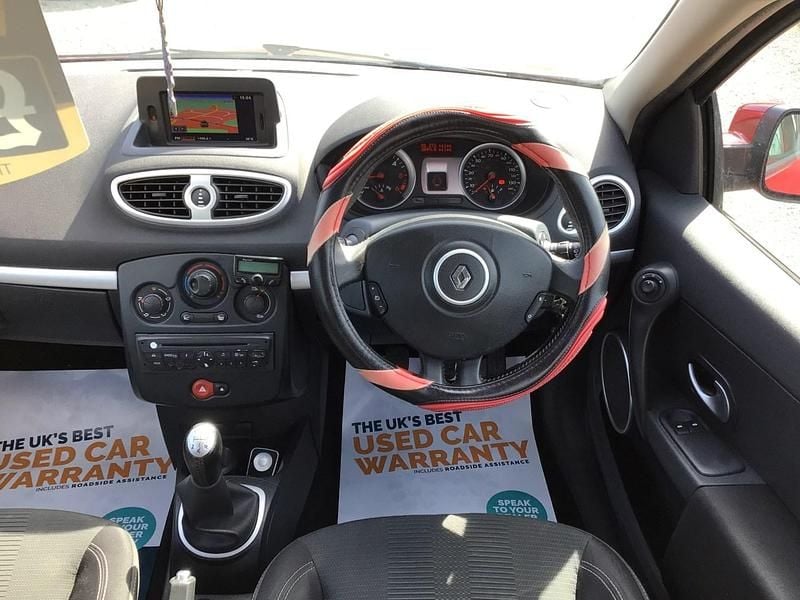 Used Renault Clio II Dynamique 86 HP (63 kW) 2010 Red Hatchback
