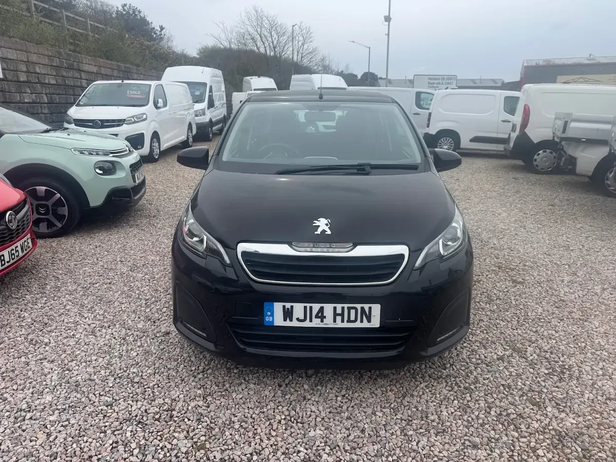 Used Peugeot 108 Active 68 HP (50 kW) 2014 Black Hatchback