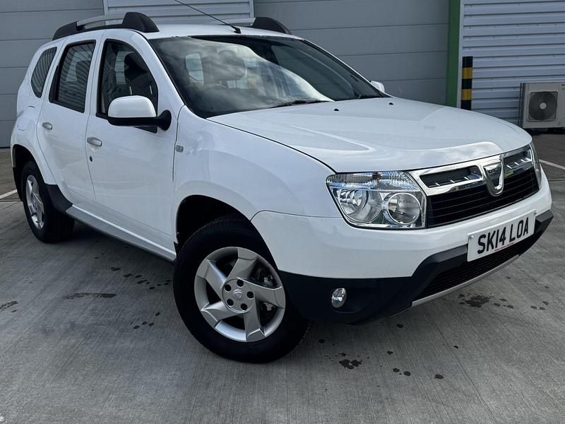 Used Dacia Duster Lauréate 110 HP (80 kW) 2014 White SUV